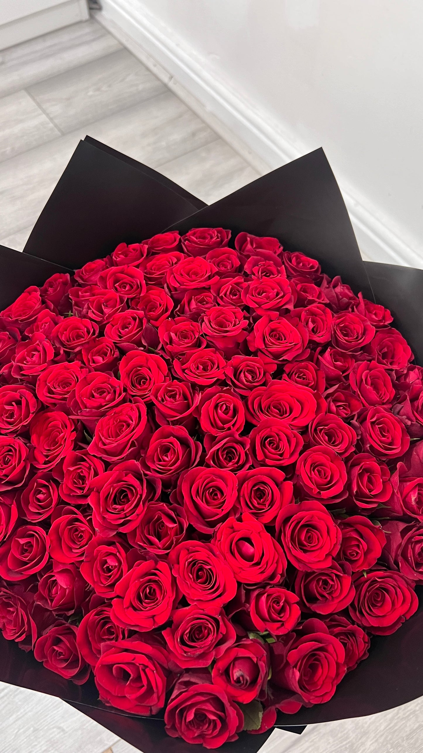 100 Classic Red Rose Bouquet